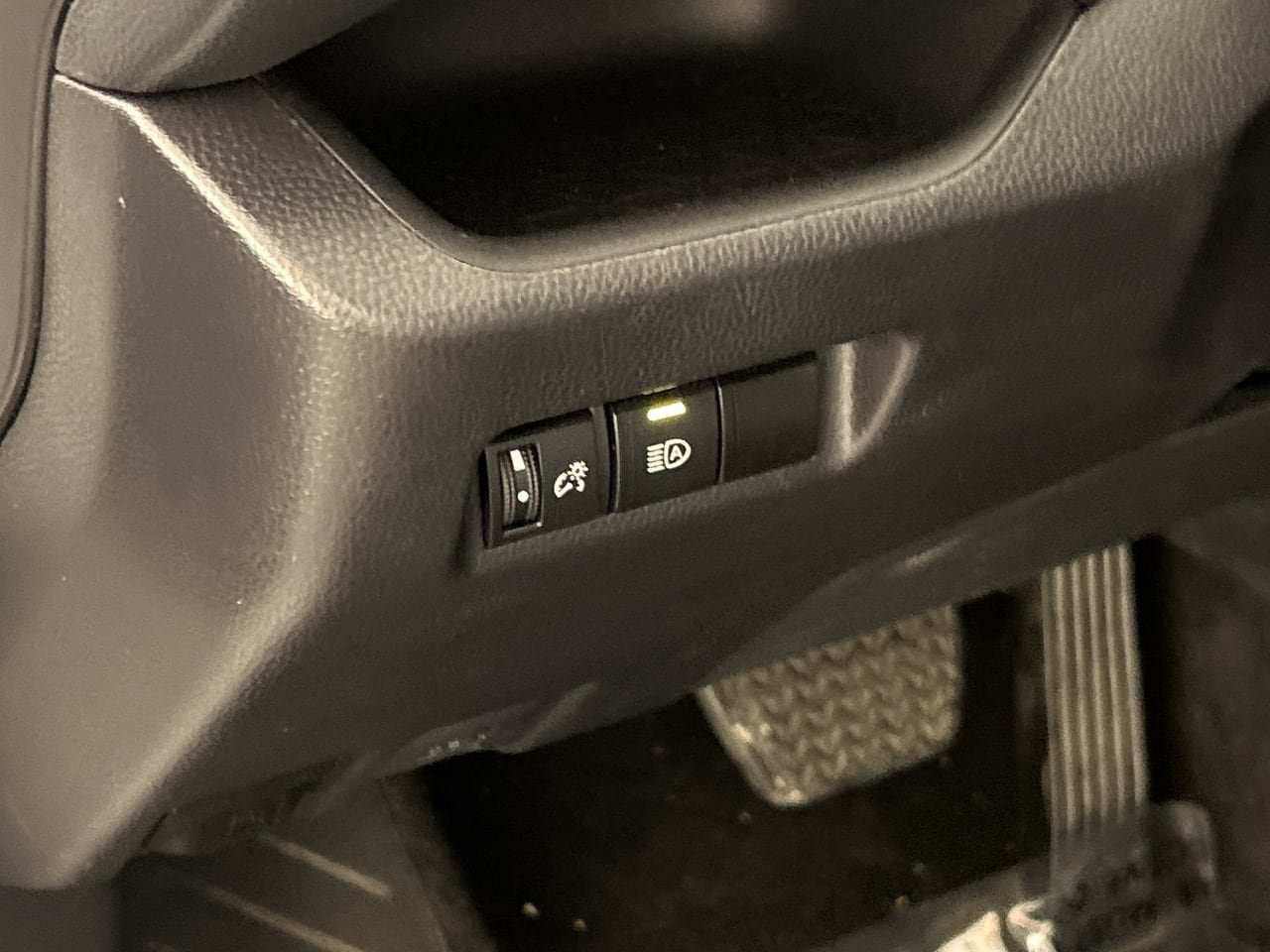 Used 2025 Toyota RAV4 LE FWD image 13