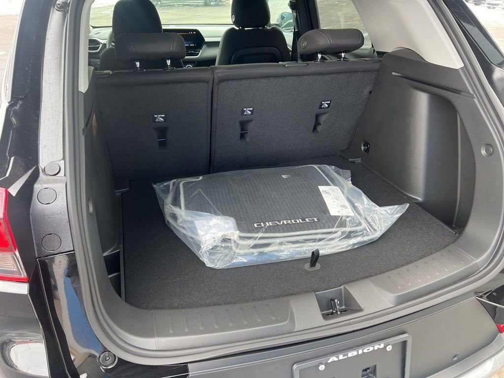 New 2026 Chevrolet TrailBlazer LT w/ Convenience Package FWD image 9