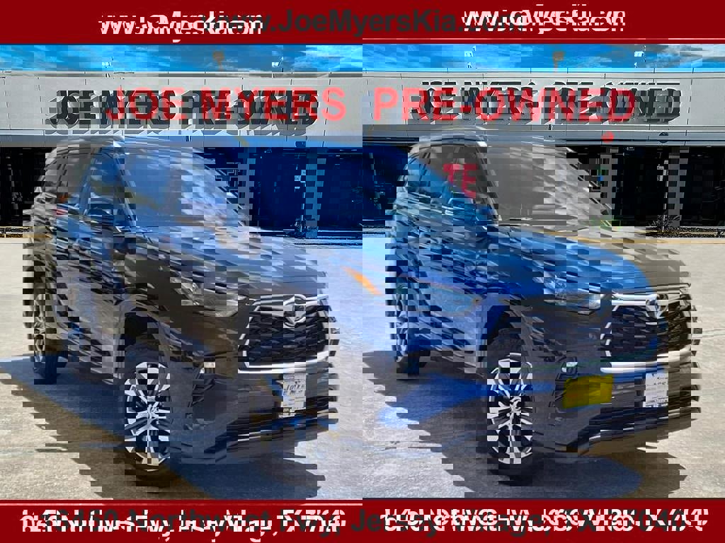Used 2023 Toyota Highlander XLE