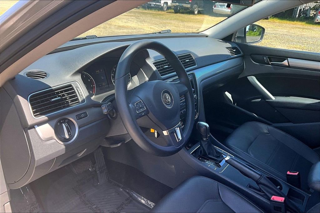 Used 2014 Volkswagen Passat 1.8T Wolfsburg Edition FWD image 18