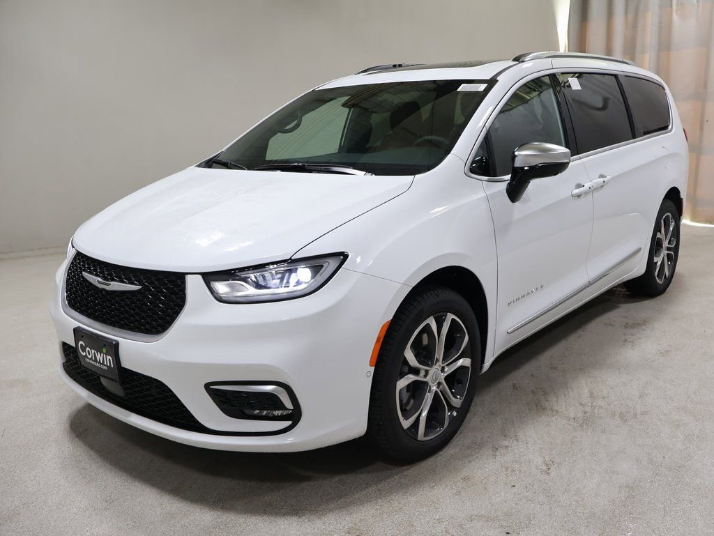 New 2026 Chrysler Pacifica Pinnacle w/ Trailer Tow Group video 3