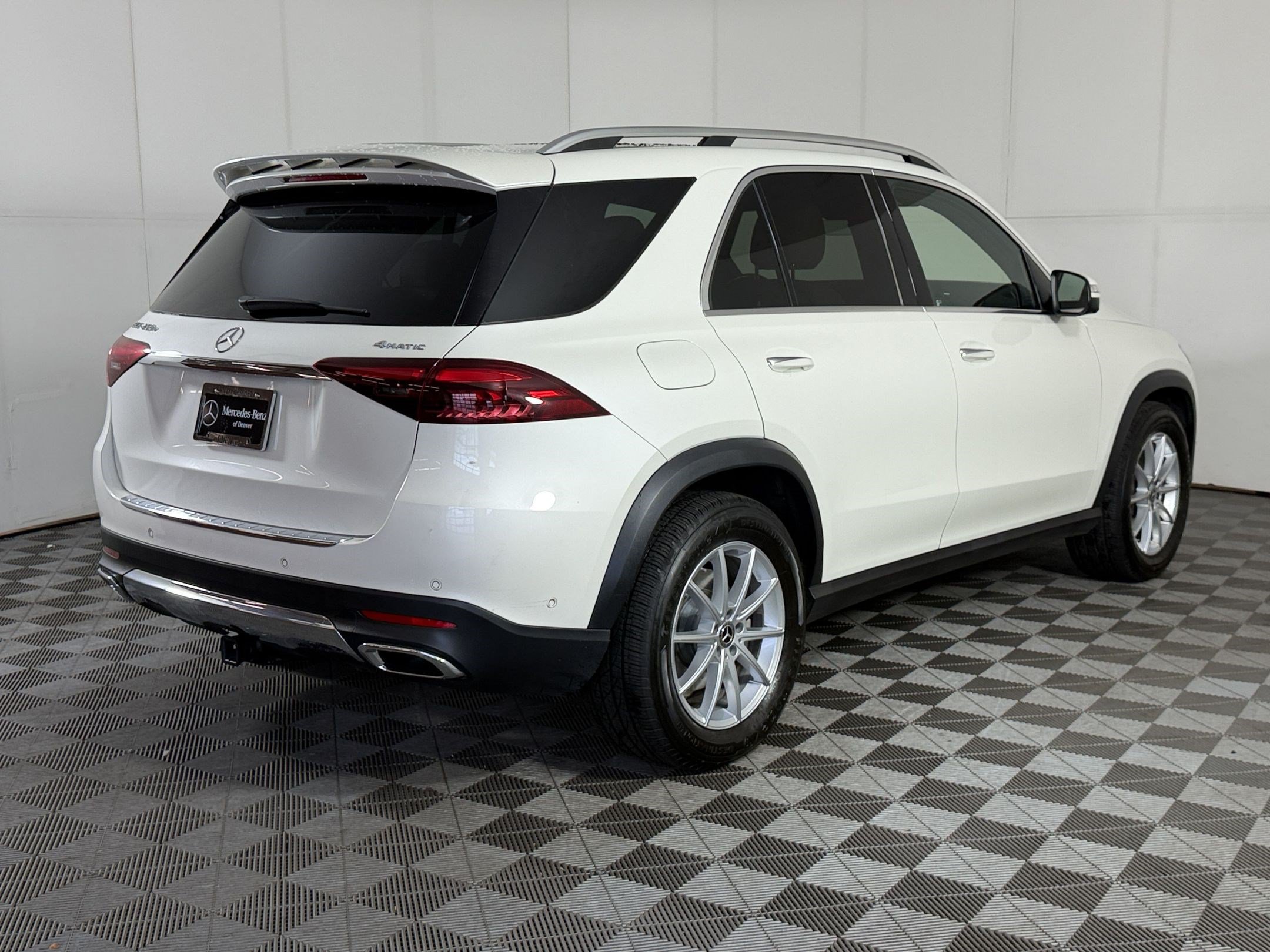 Used 2024 Mercedes-Benz GLE 450e 4MATIC image 9