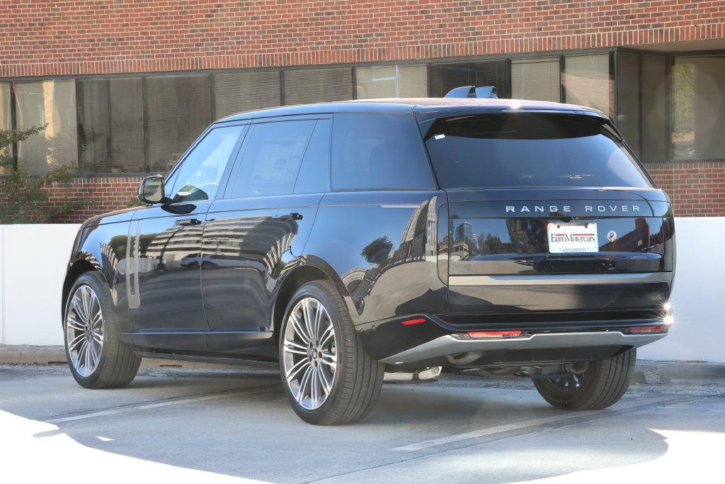 New 2027 Land Rover Range Rover Long Wheelbase SE AWD/4WD image 2