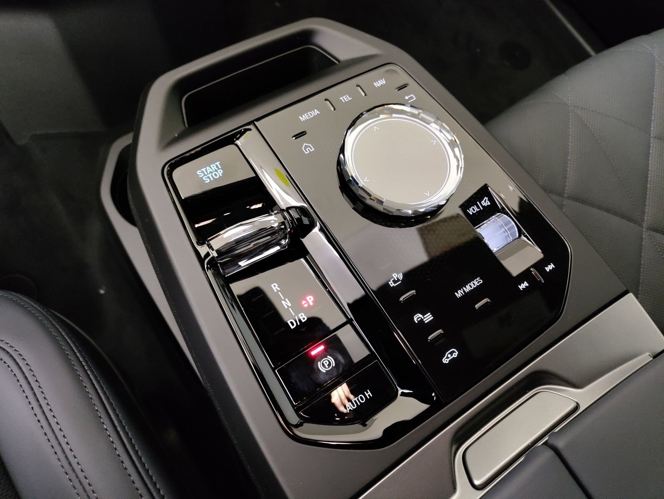 New 2026 BMW iX M70 image 22