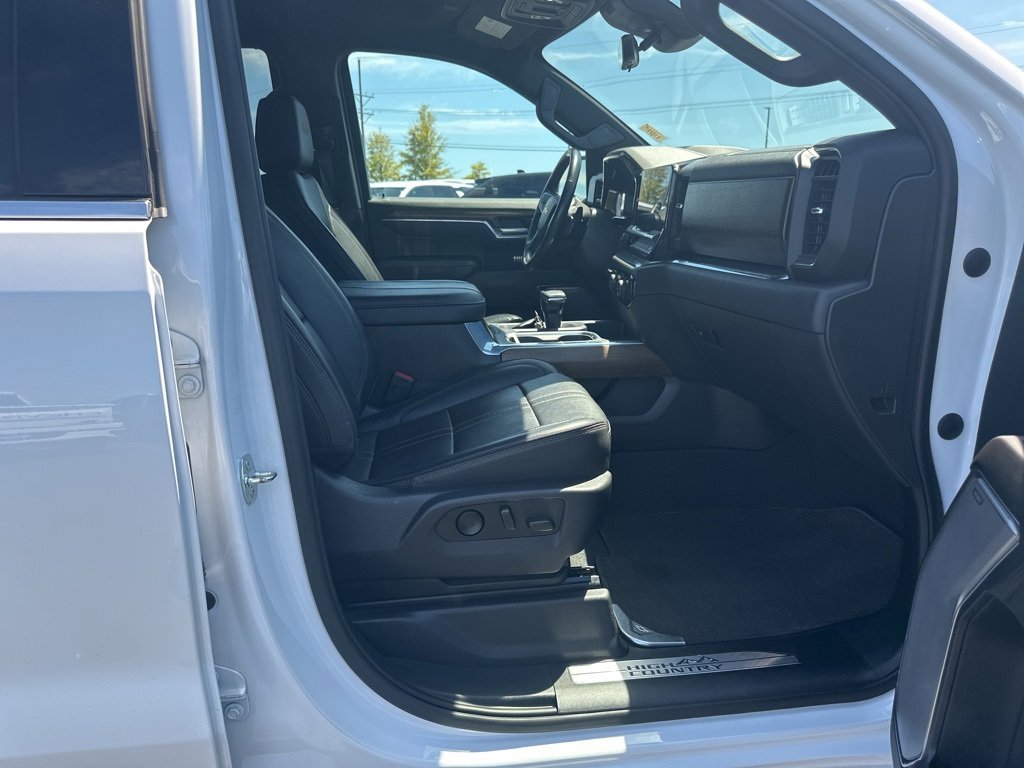 Used 2023 Chevrolet Silverado 1500 High Country w/ Technology Package image 33