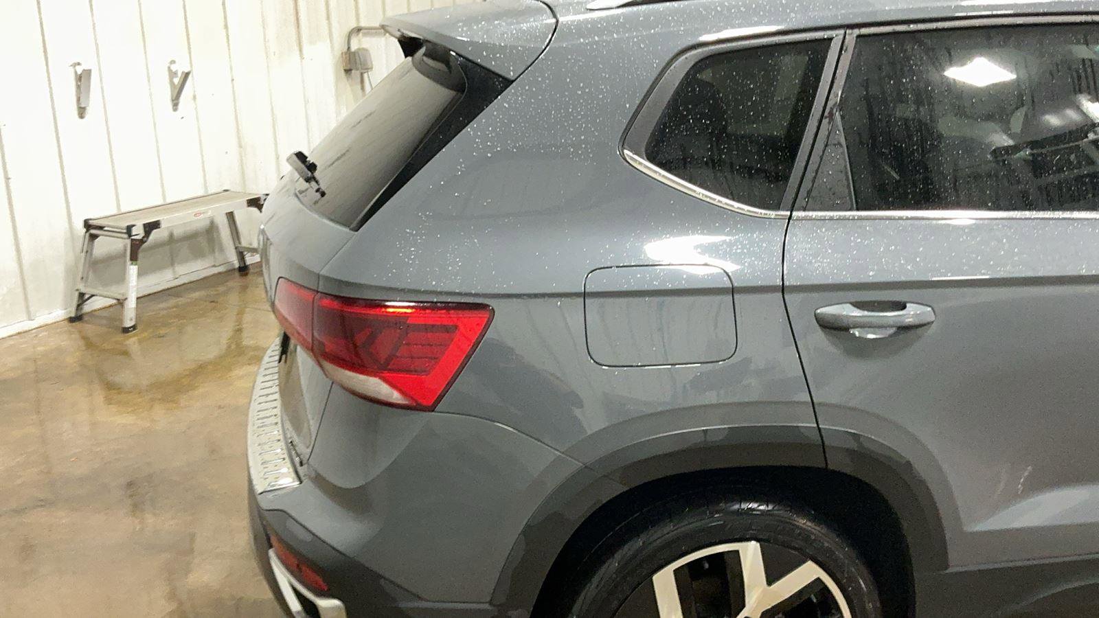 Used 2022 Volkswagen Taos SEL image 6