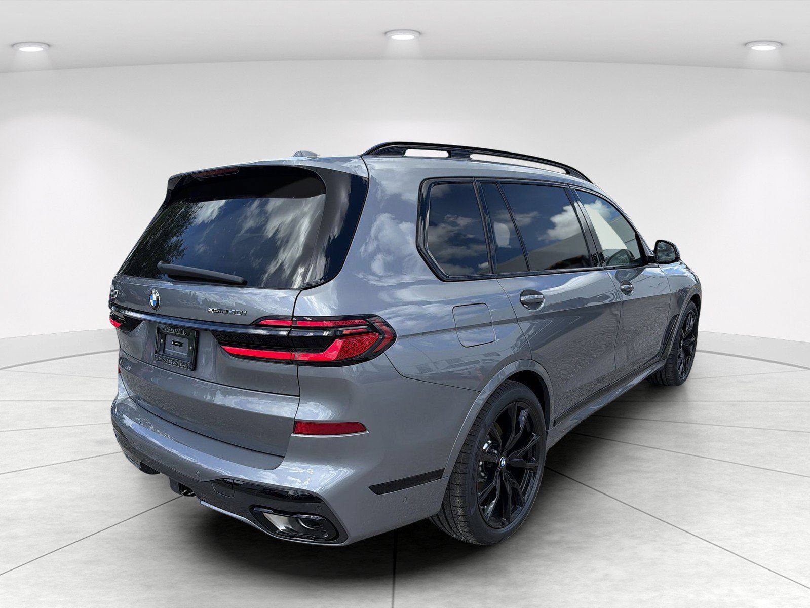 New 2027 BMW X7 xDrive40i w/ M Sport Package AWD/4WD image 4
