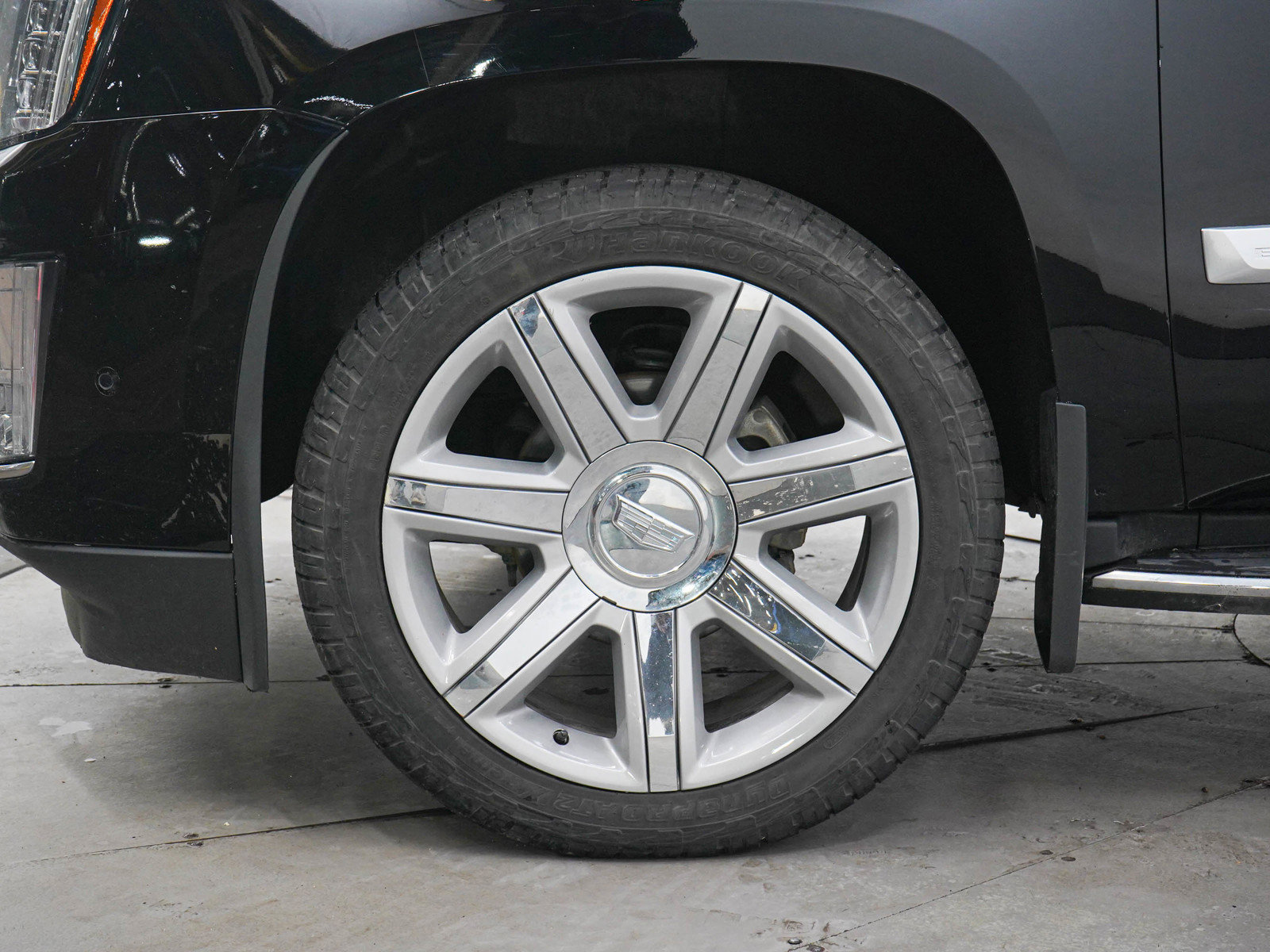Used 2018 Cadillac Escalade Luxury AWD/4WD image 34