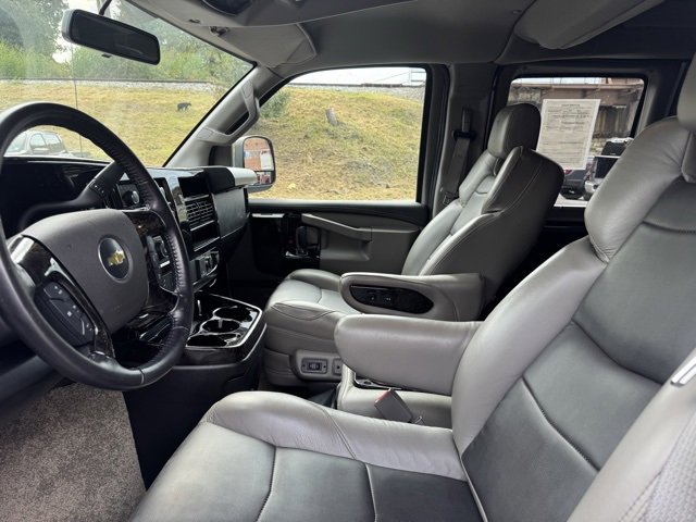 Used 2022 Chevrolet Express 2500 w/ Enhanced Convenience Package image 8