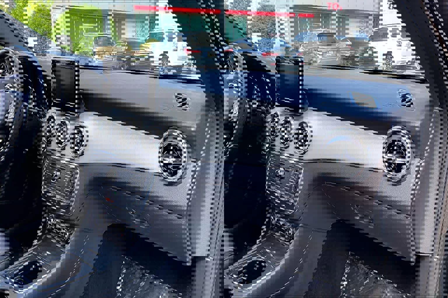 Used 2017 Mercedes-Benz GLA 250 4MATIC image 19