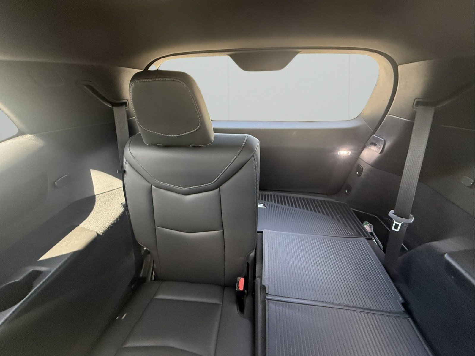 Used 2025 Cadillac XT6 Luxury w/ LPO, Floor Liner Package AWD/4WD image 32