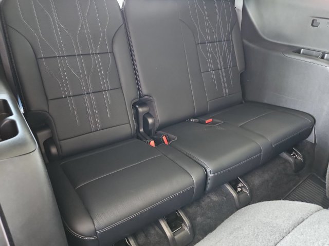 Certified 2025 Buick Enclave Avenir w/ LPO, All-Weather Package FWD image 29