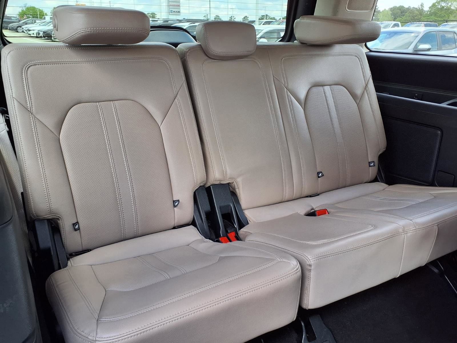 Used 2024 Ford Expedition Limited AWD/4WD image 21