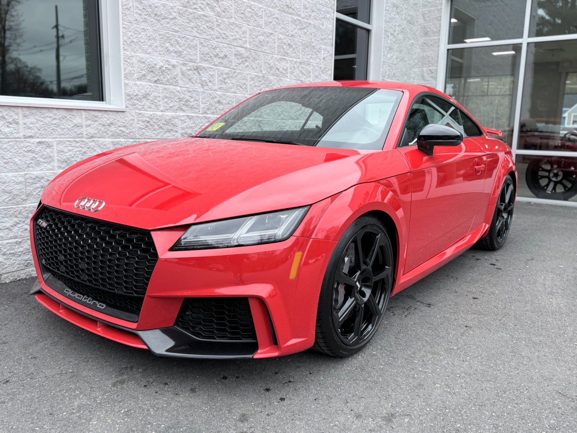 Used 2018 Audi TT RS w/ Dynamic Plus Package AWD/4WD image 3