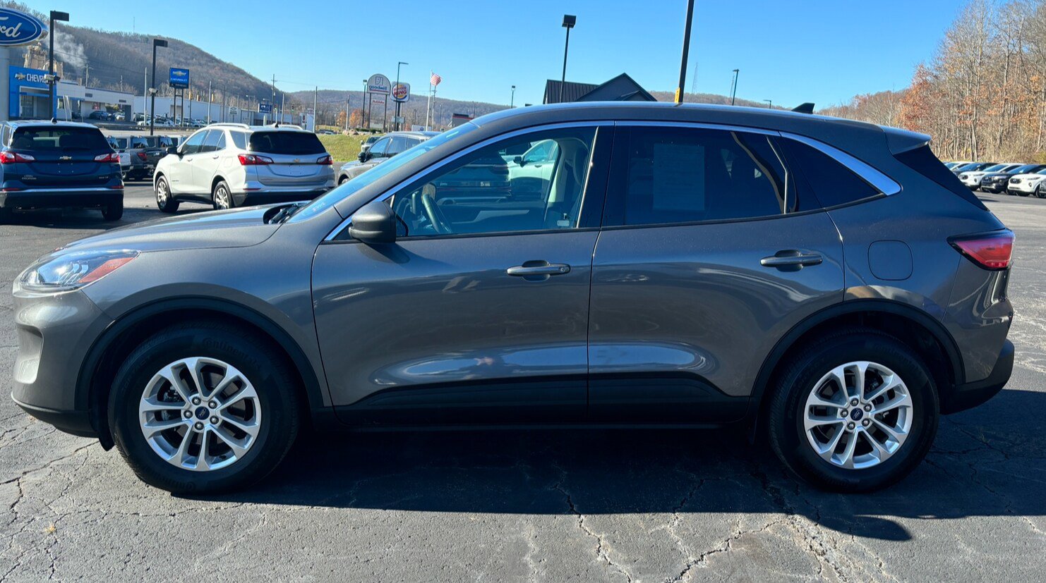 Used 2022 Ford Escape SE w/ Convenience Package AWD/4WD image 3