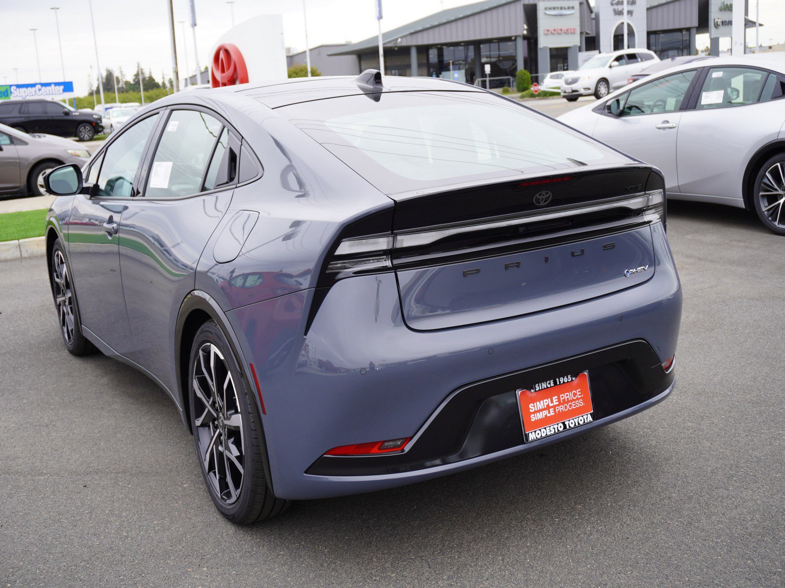 New 2026 Toyota Prius Plug-In Hybrid FWD image 8