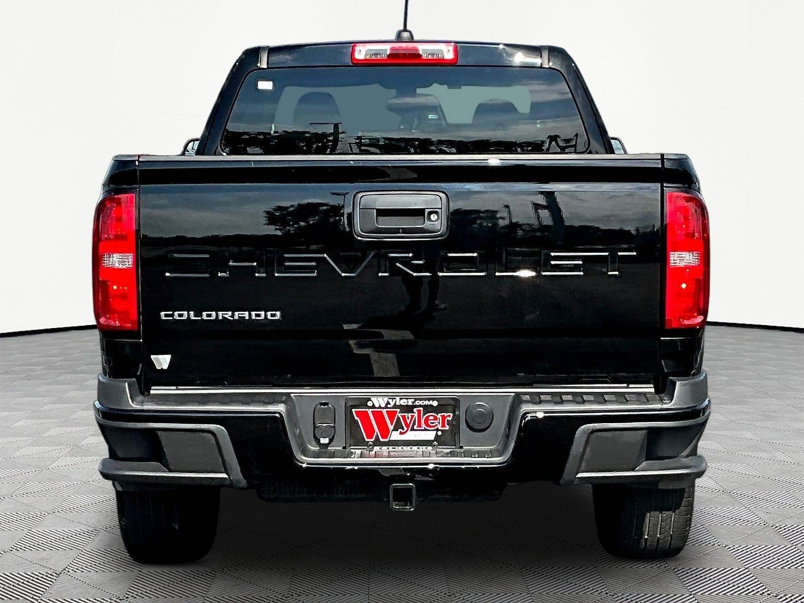 Used 2022 Chevrolet Colorado W/T w/ Custom Special Edition RWD image 5