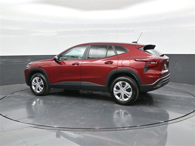 Used 2025 Chevrolet Trax LS image 4