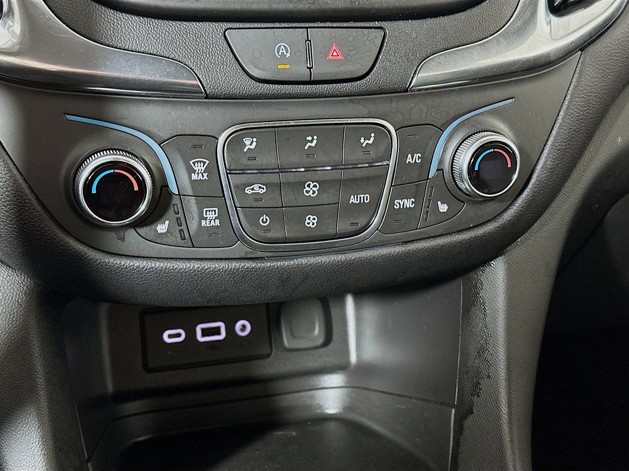 Used 2024 Chevrolet Equinox LT image 15