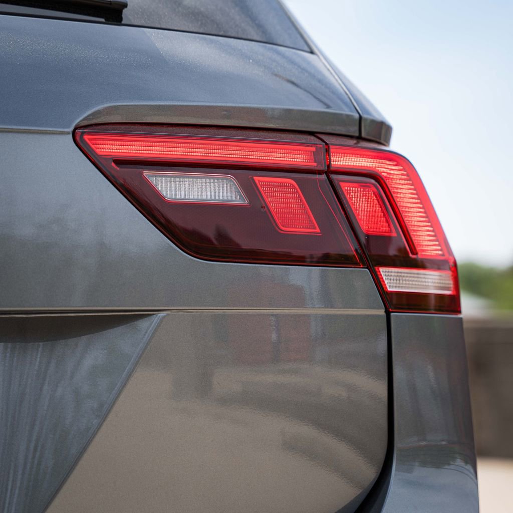 Used 2023 Volkswagen Tiguan SE FWD image 6