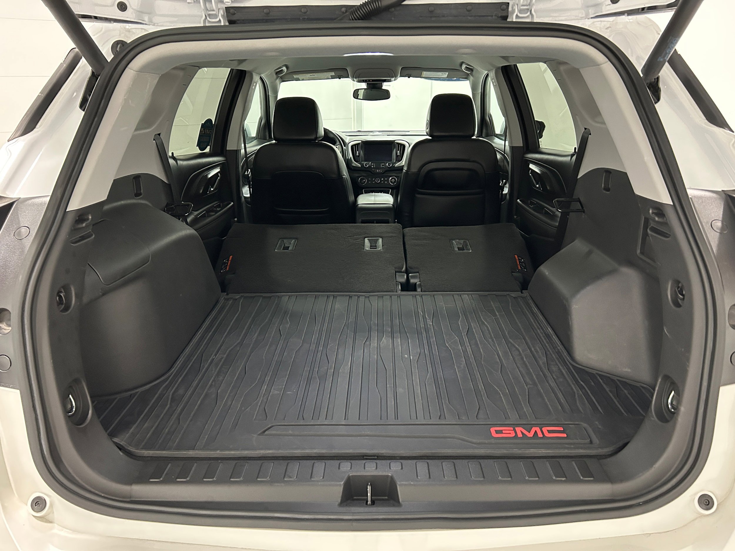 Used 2022 GMC Terrain SLT w/ Infotainment Package II image 32