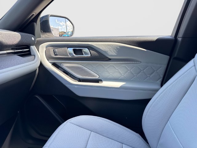 New 2027 Ford Explorer Platinum w/ 3.0L Ultimate Package RWD image 24