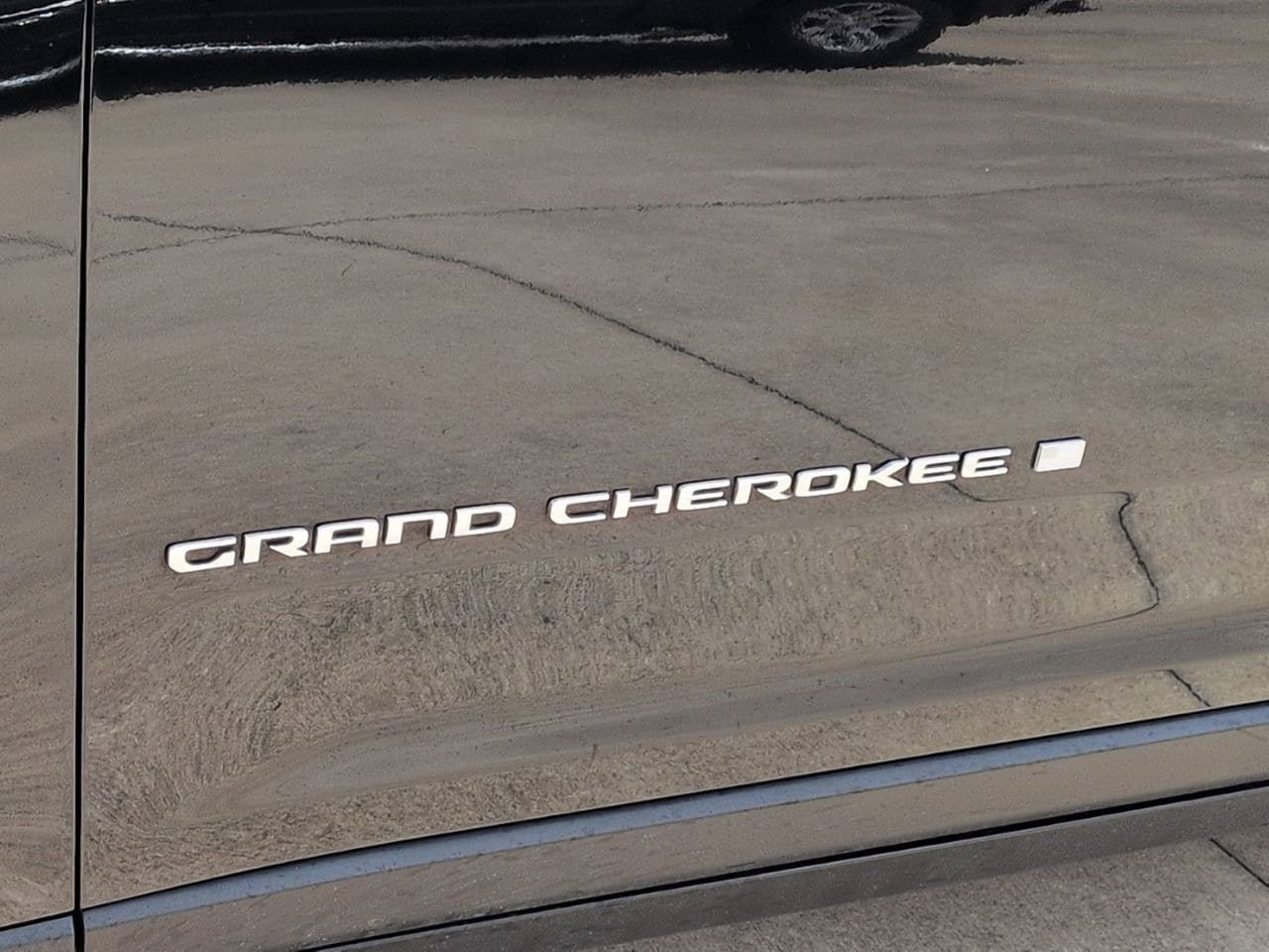 Used 2024 Jeep Grand Cherokee Limited RWD image 6