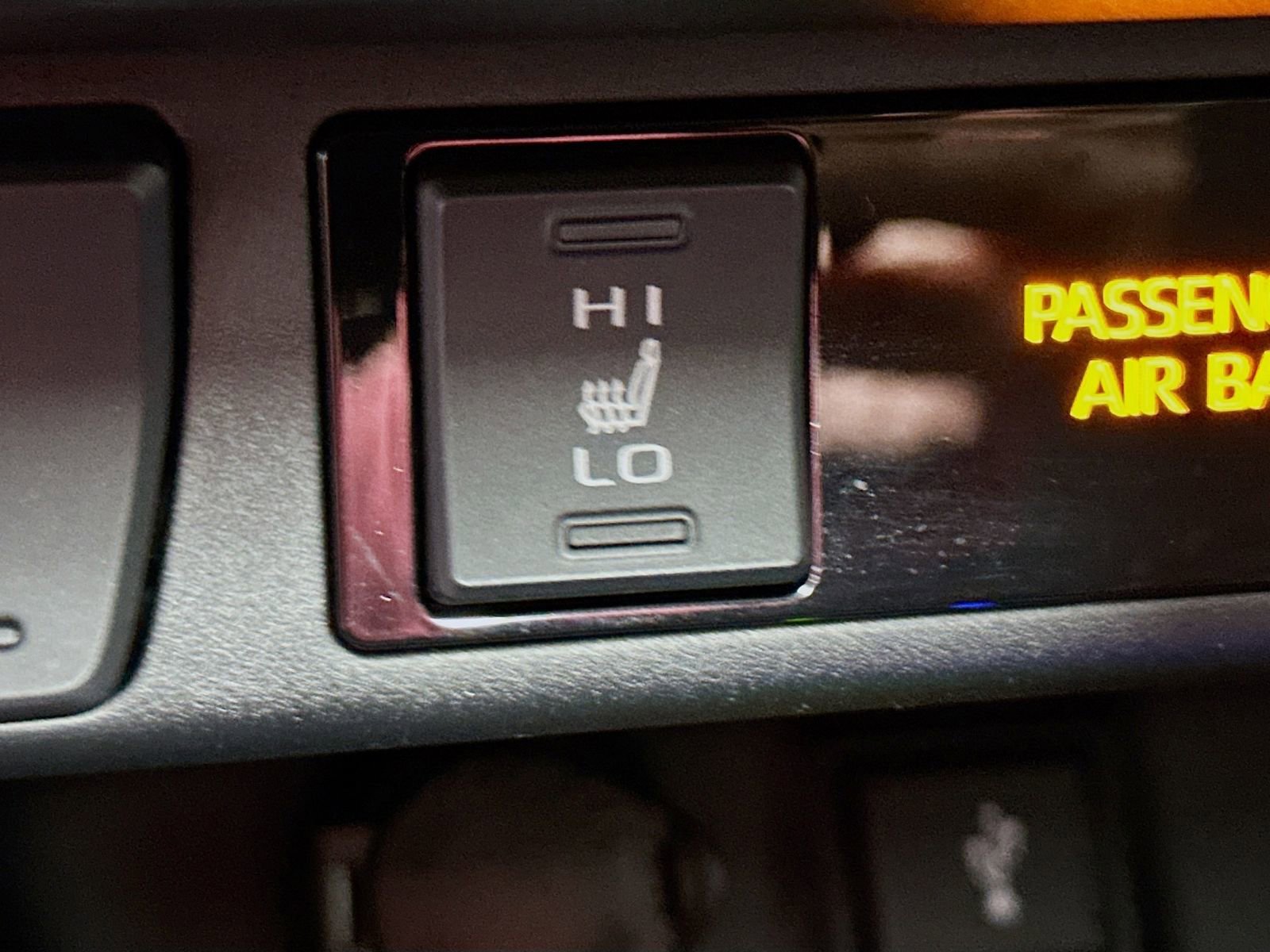 Certified 2022 Toyota RAV4 XLE Premium AWD/4WD image 21