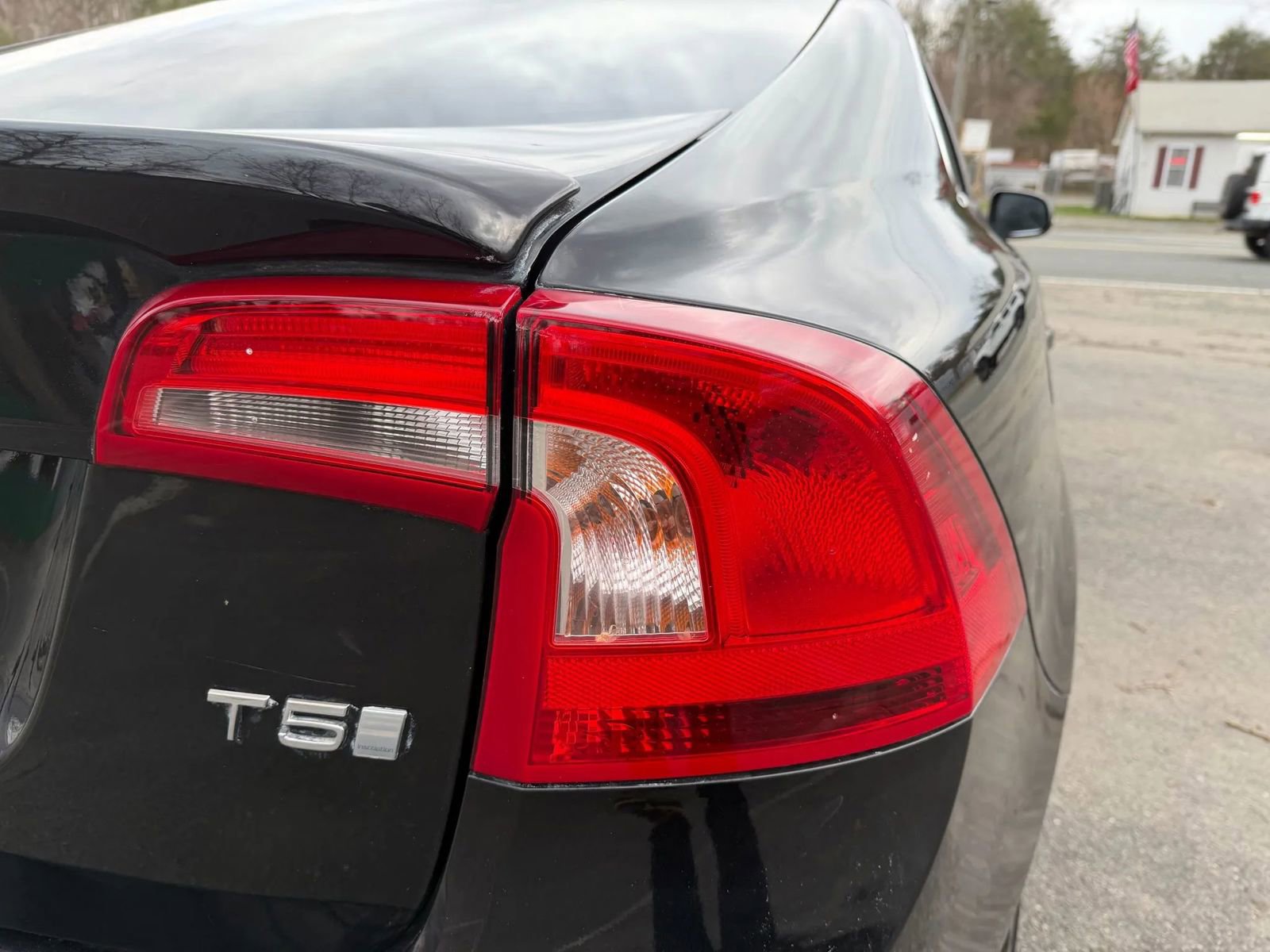 Used 2017 Volvo S60 T5 Inscription image 11