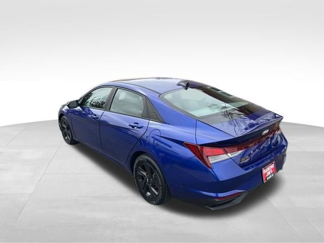 Used 2023 Hyundai Elantra SEL w/ Cargo Package FWD image 14