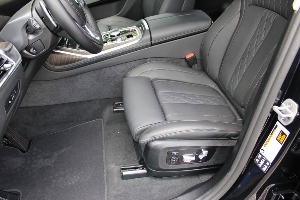 New 2026 BMW X7 xDrive40i w/ Executive Package image 23