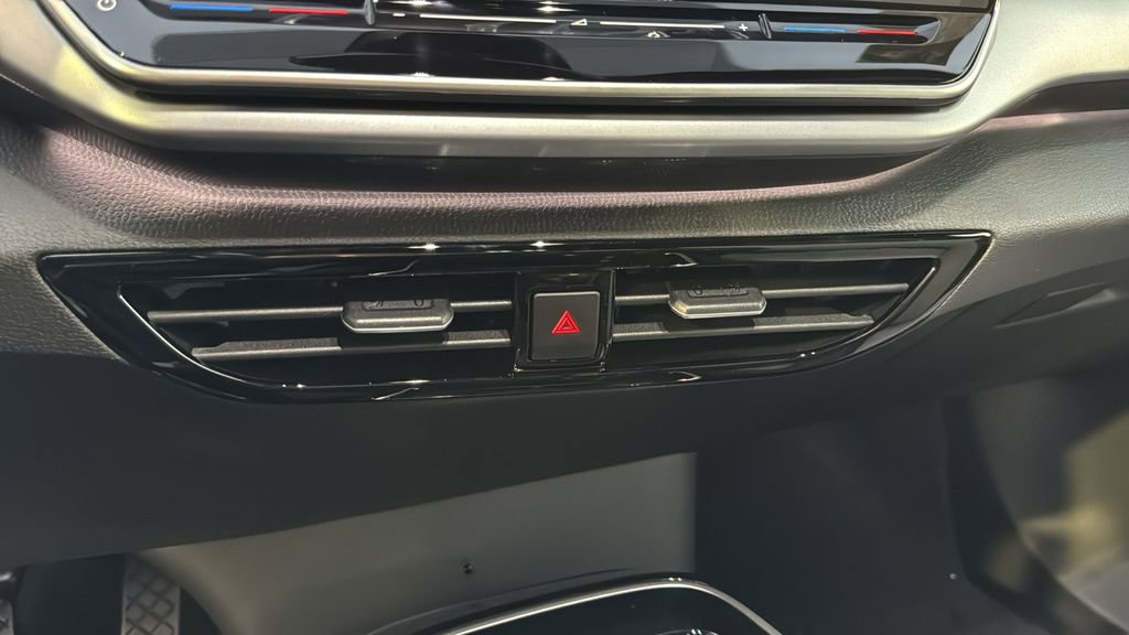 New 2026 Volkswagen ID.4 Pro AWD/4WD image 16