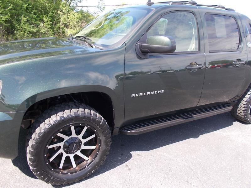 Used 2013 Chevrolet Avalanche LS image 7