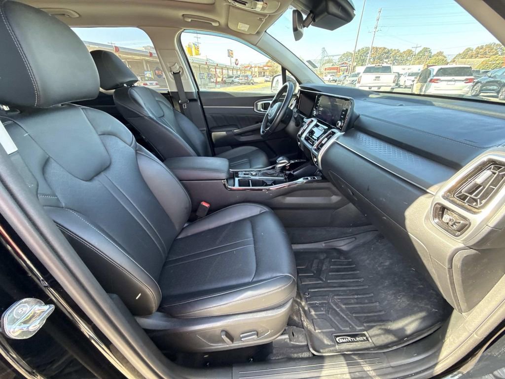 Used 2023 Kia Sorento SX image 17