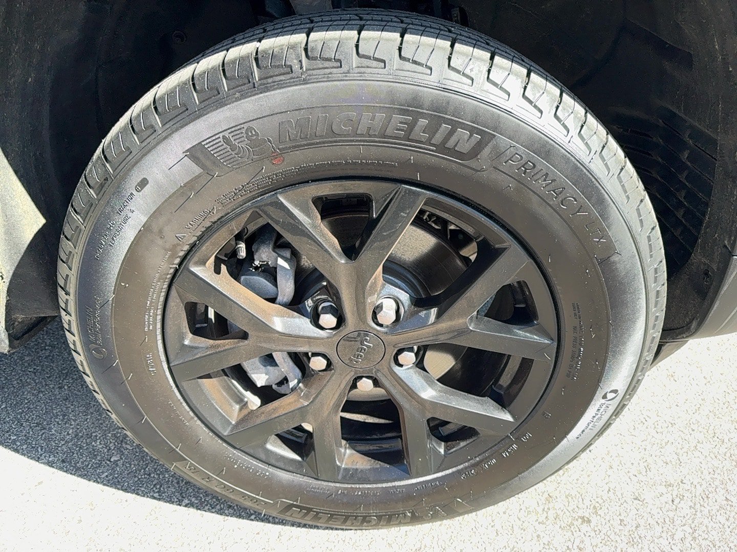 Used 2025 Jeep Grand Cherokee Altitude AWD/4WD image 8