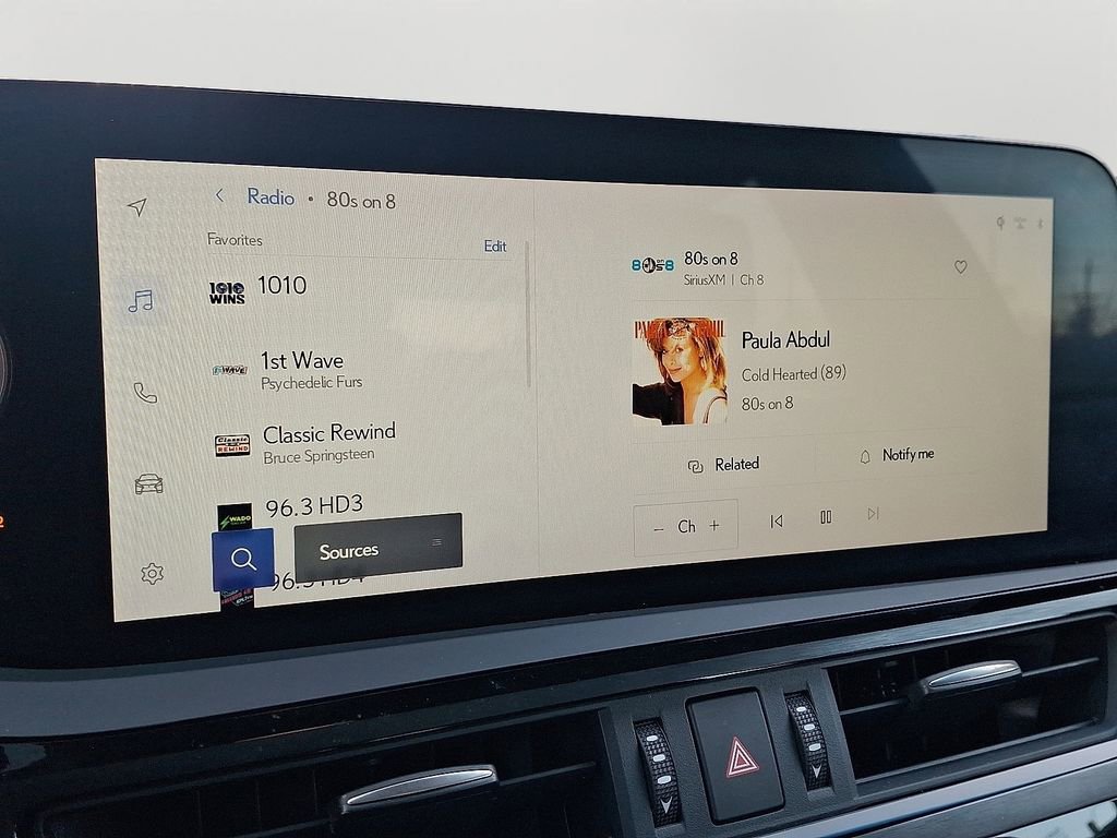 Certified 2023 Lexus ES 350 w/ Premium Package image 18