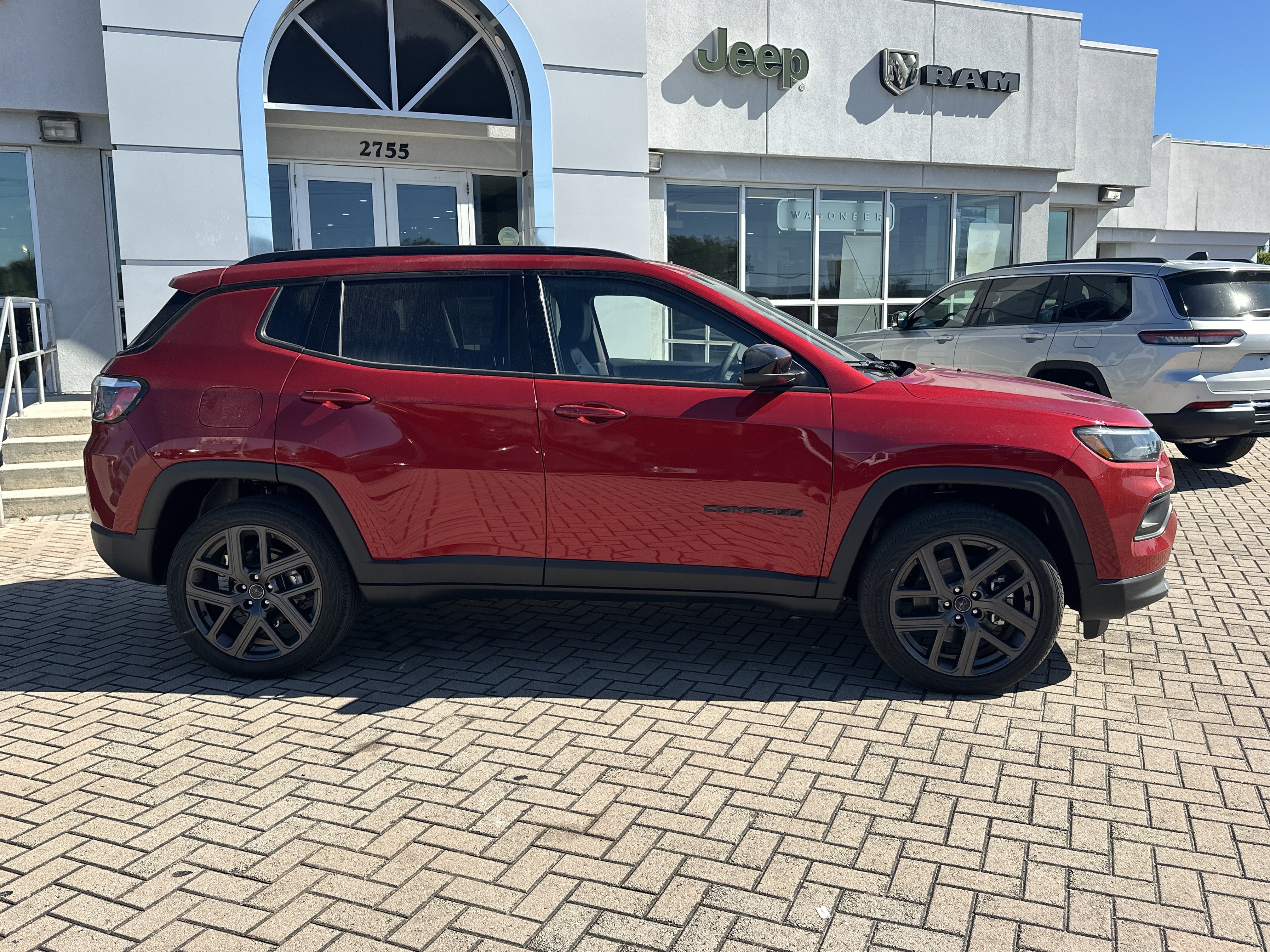 New 2026 Jeep Compass Latitude image 2