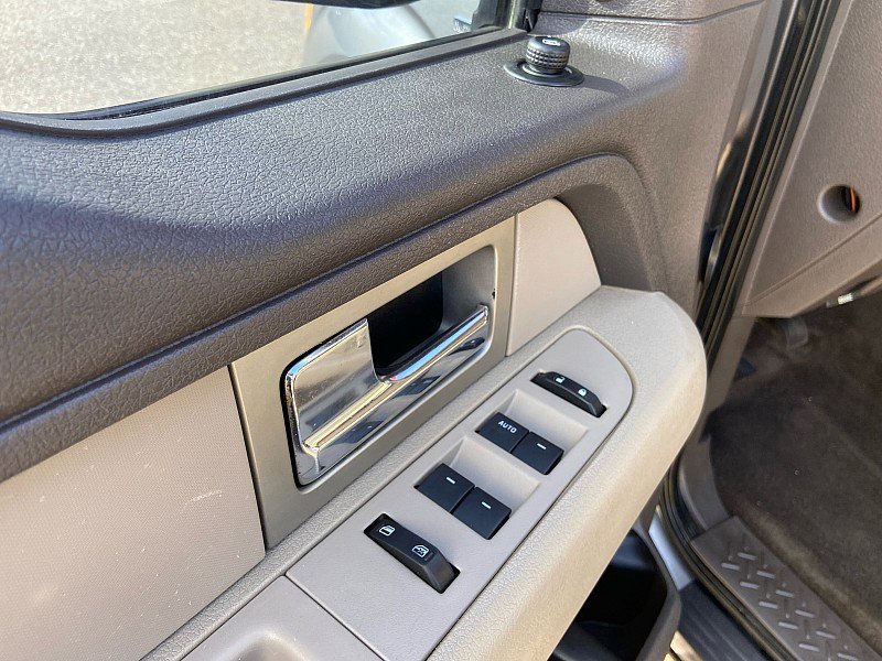 Used 2010 Ford F150 XLT image 10