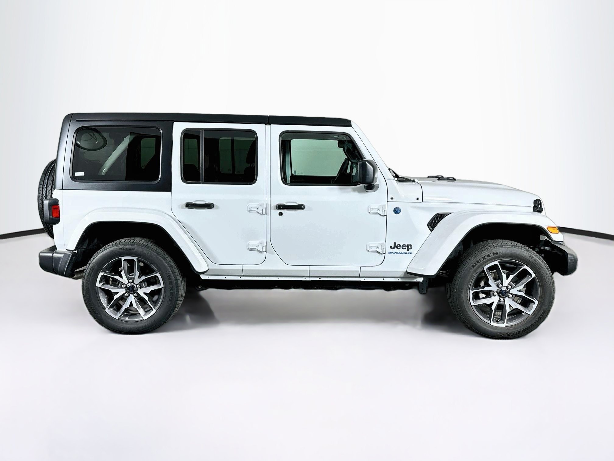 Used 2024 Jeep Wrangler Unlimited AWD/4WD image 10