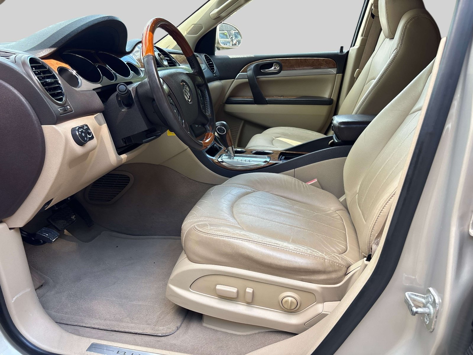 Used 2011 Buick Enclave CXL FWD image 8