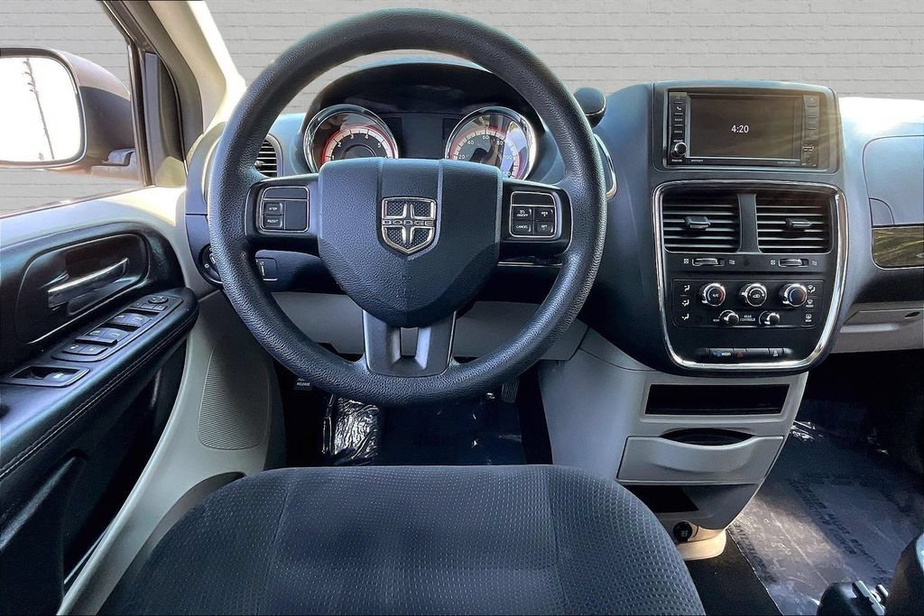 Used 2019 Dodge Grand Caravan SE FWD image 8