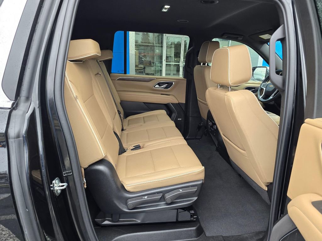 Used 2024 Chevrolet Suburban Premier AWD/4WD image 12