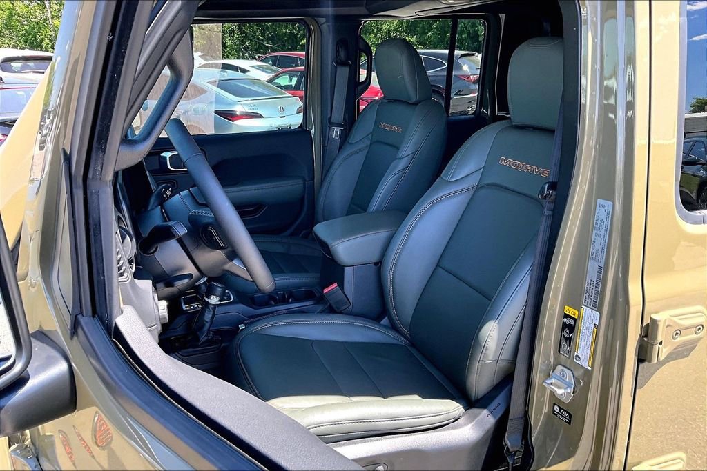 Used 2026 Jeep Gladiator Mojave AWD/4WD image 34