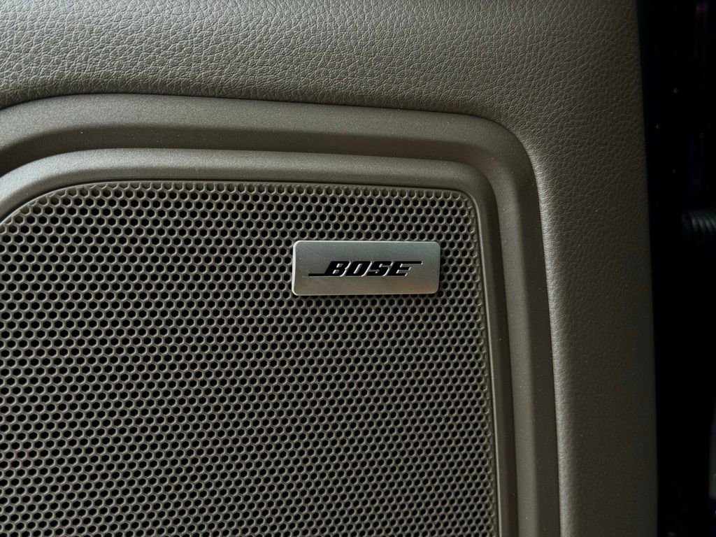 New 2025 Porsche Macan image 33