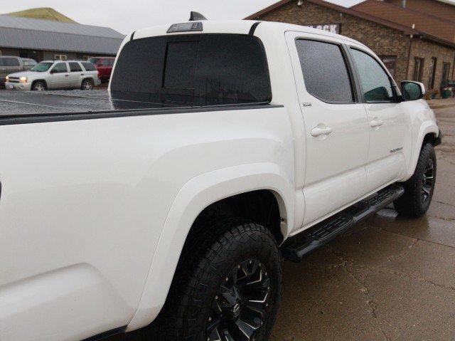 Used 2023 Toyota Tacoma SR5 AWD/4WD image 10