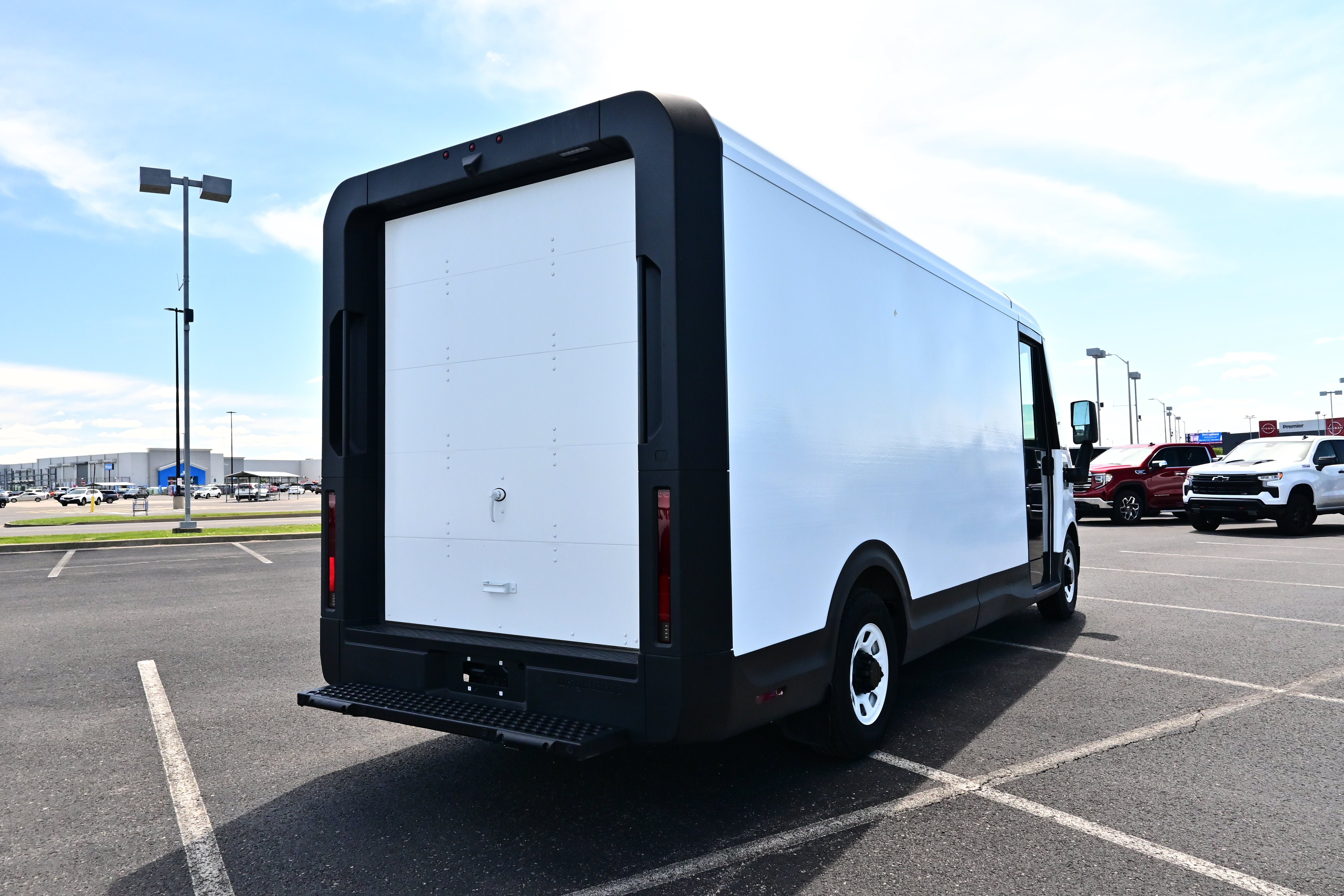 Used 2024 Chevrolet Brightdrop 600 w/ Commercial Equipment Package AWD/4WD image 8