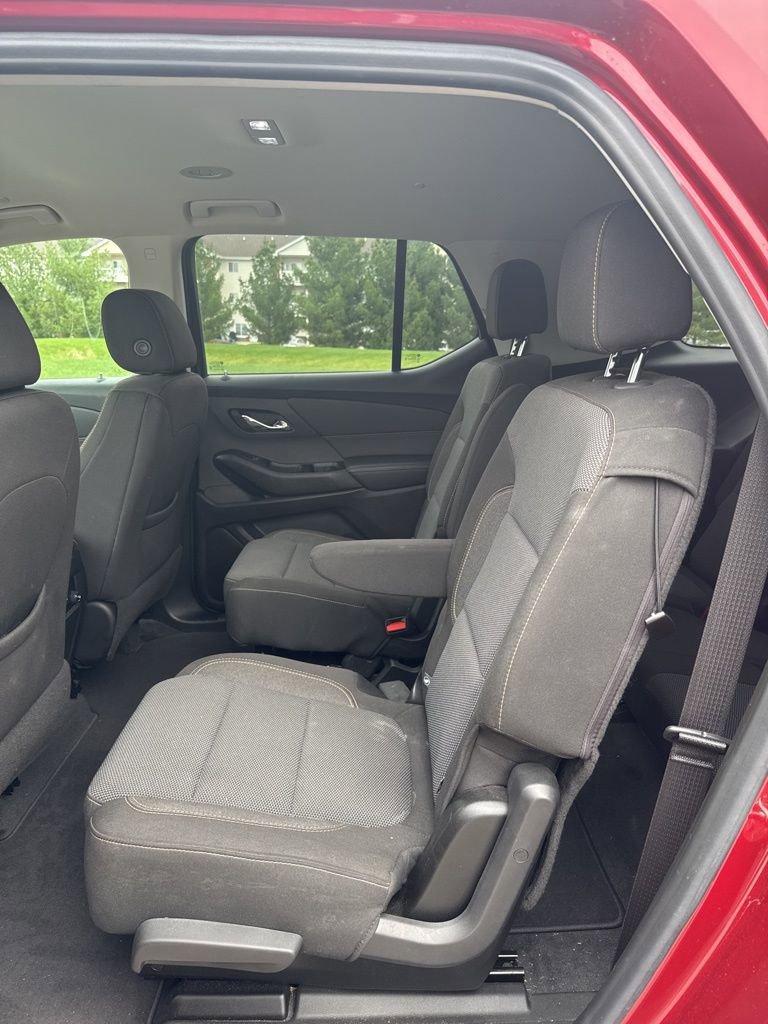 Used 2020 Chevrolet Traverse LT FWD image 7