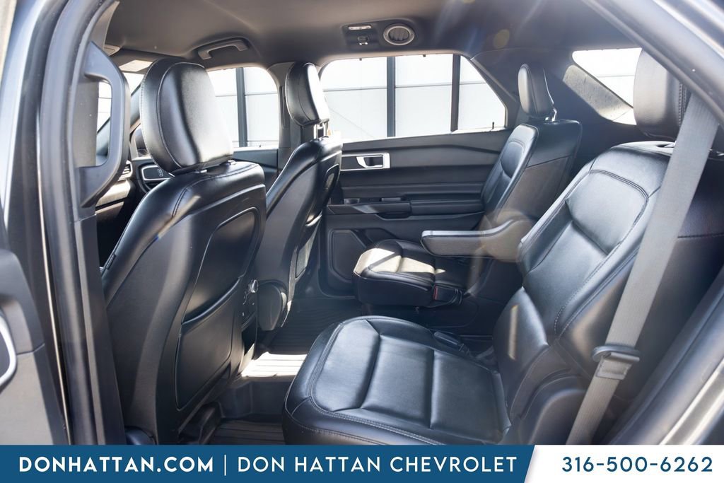 Used 2020 Ford Explorer XLT w/ Equipment Group 202A RWD image 16