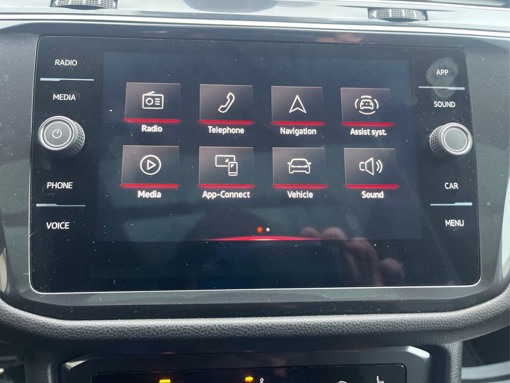 Used 2024 Volkswagen Tiguan SE R-Line image 14