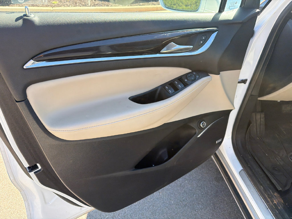 Used 2020 Buick Enclave Essence w/ Sound and Sites Package FWD image 10